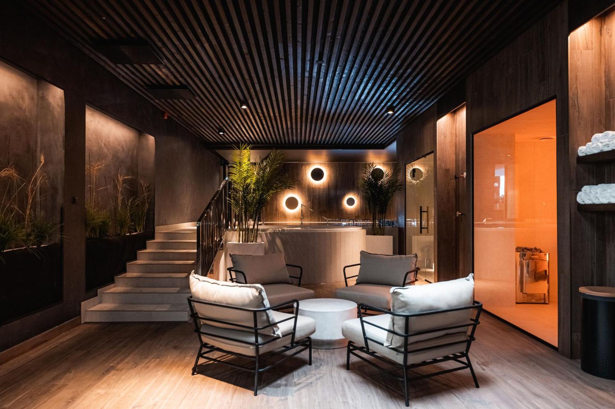 Oe Seaside Suites & Spa クレサーレ エクステリア 写真