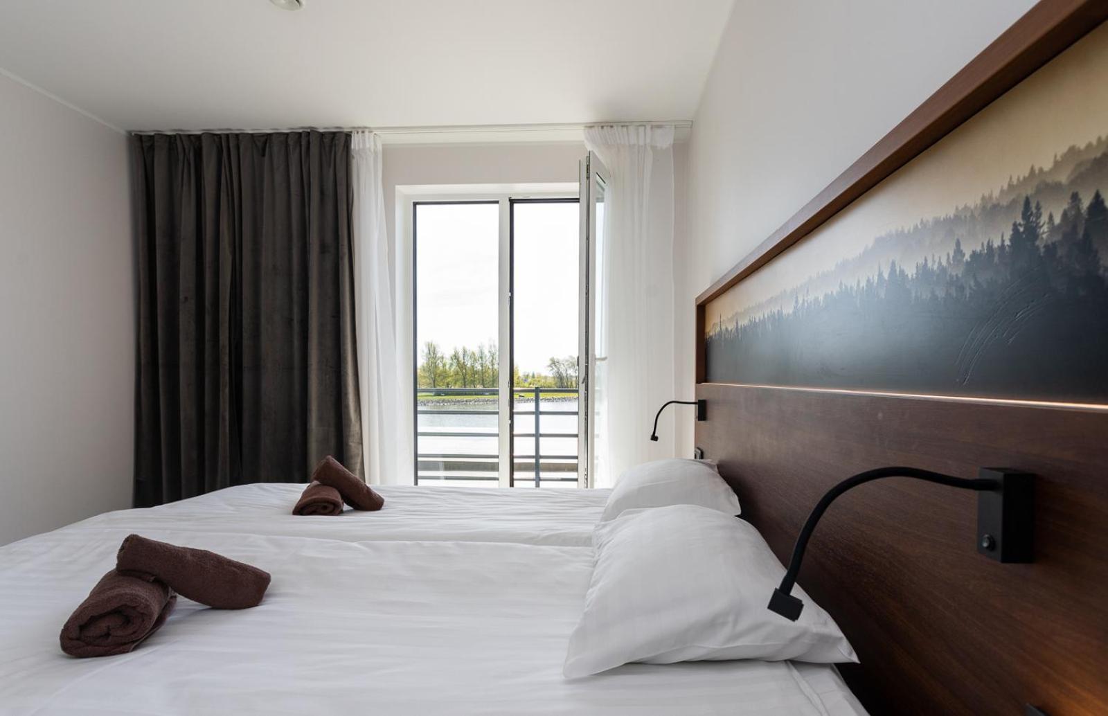 Oe Seaside Suites & Spa クレサーレ エクステリア 写真