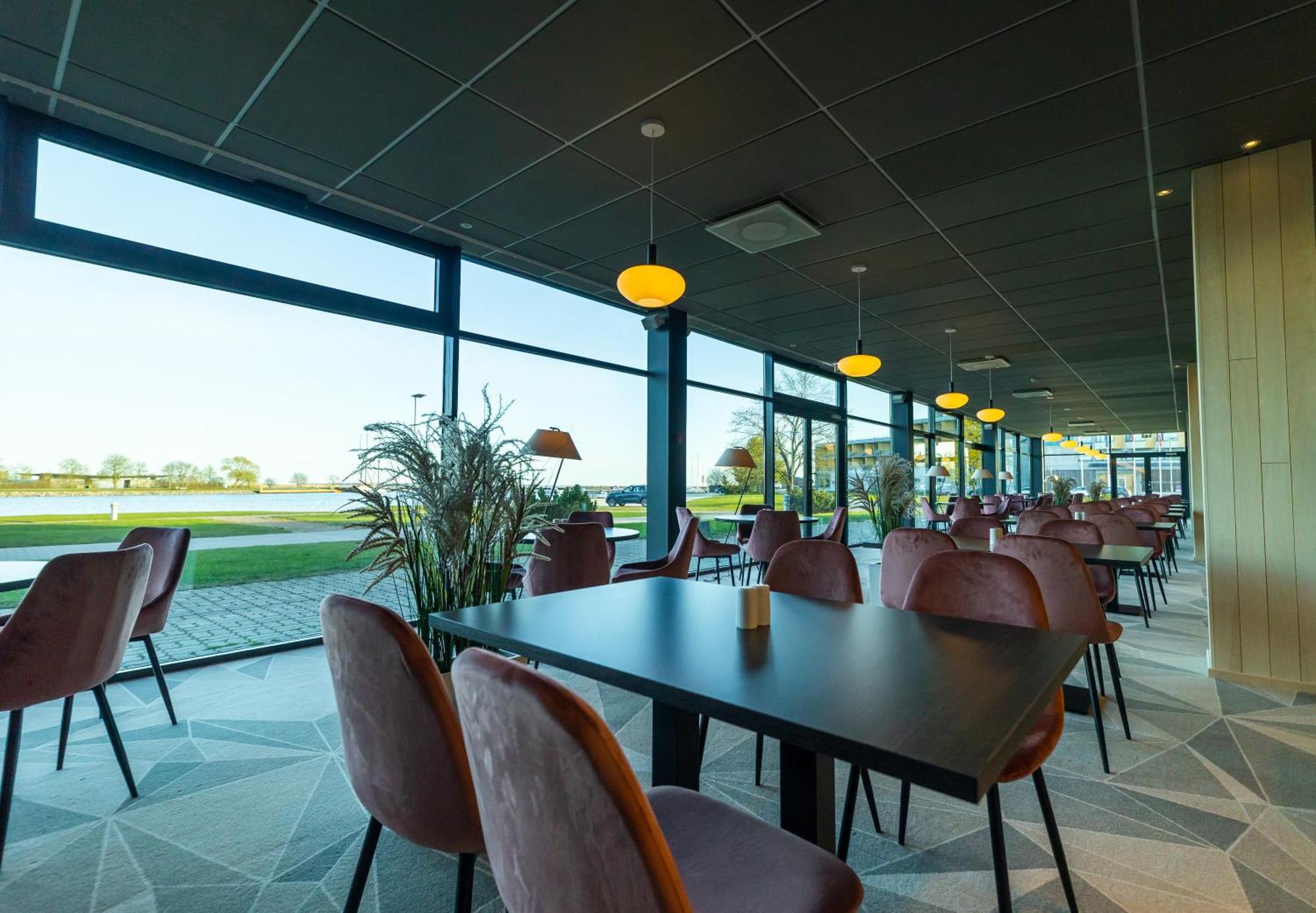 Oe Seaside Suites & Spa クレサーレ エクステリア 写真