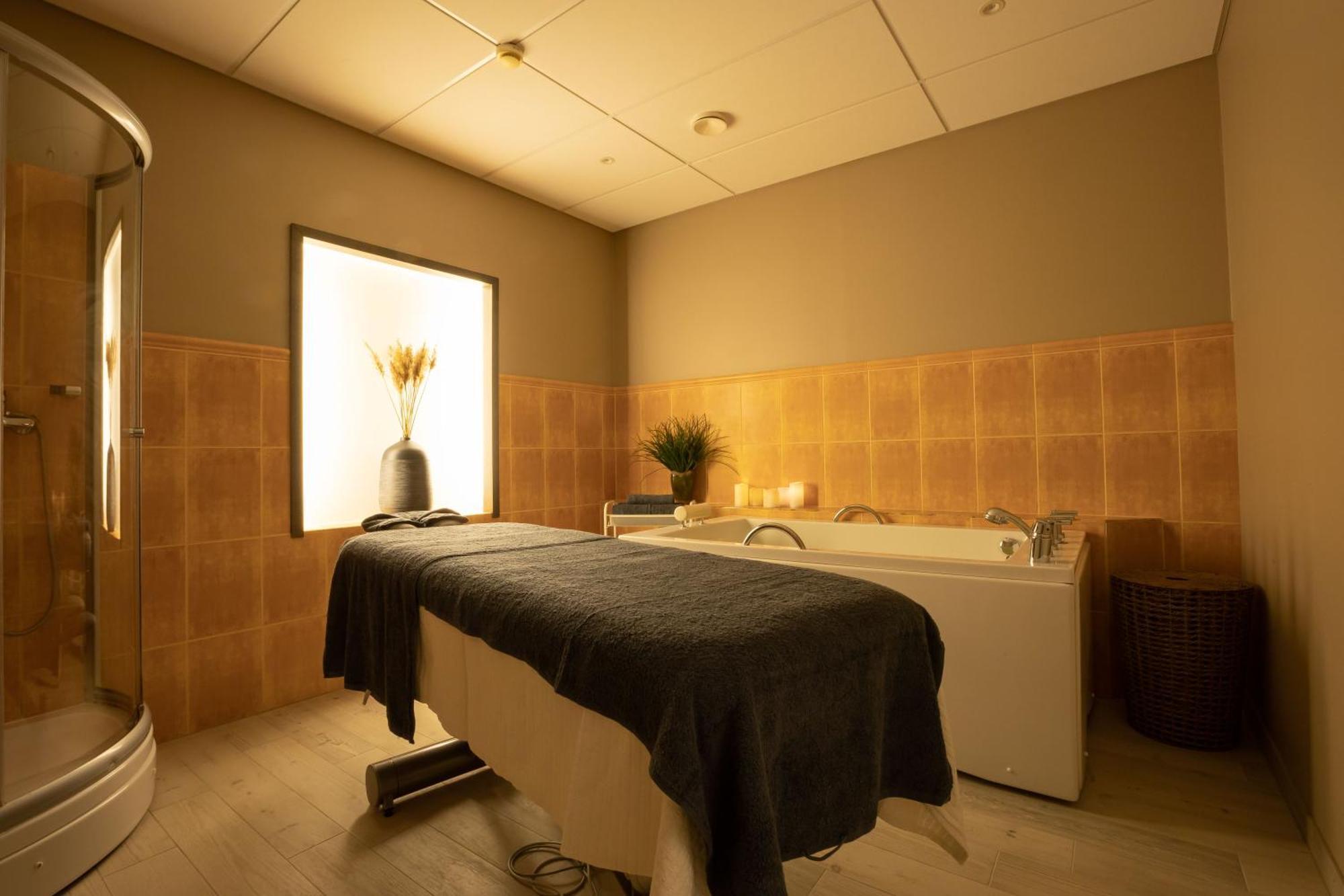 Oe Seaside Suites & Spa クレサーレ エクステリア 写真